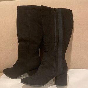 LANE BRYANT Black Faux Swede At Knee Boots Women's 8.5W Heal 3 Zip 17” NWT